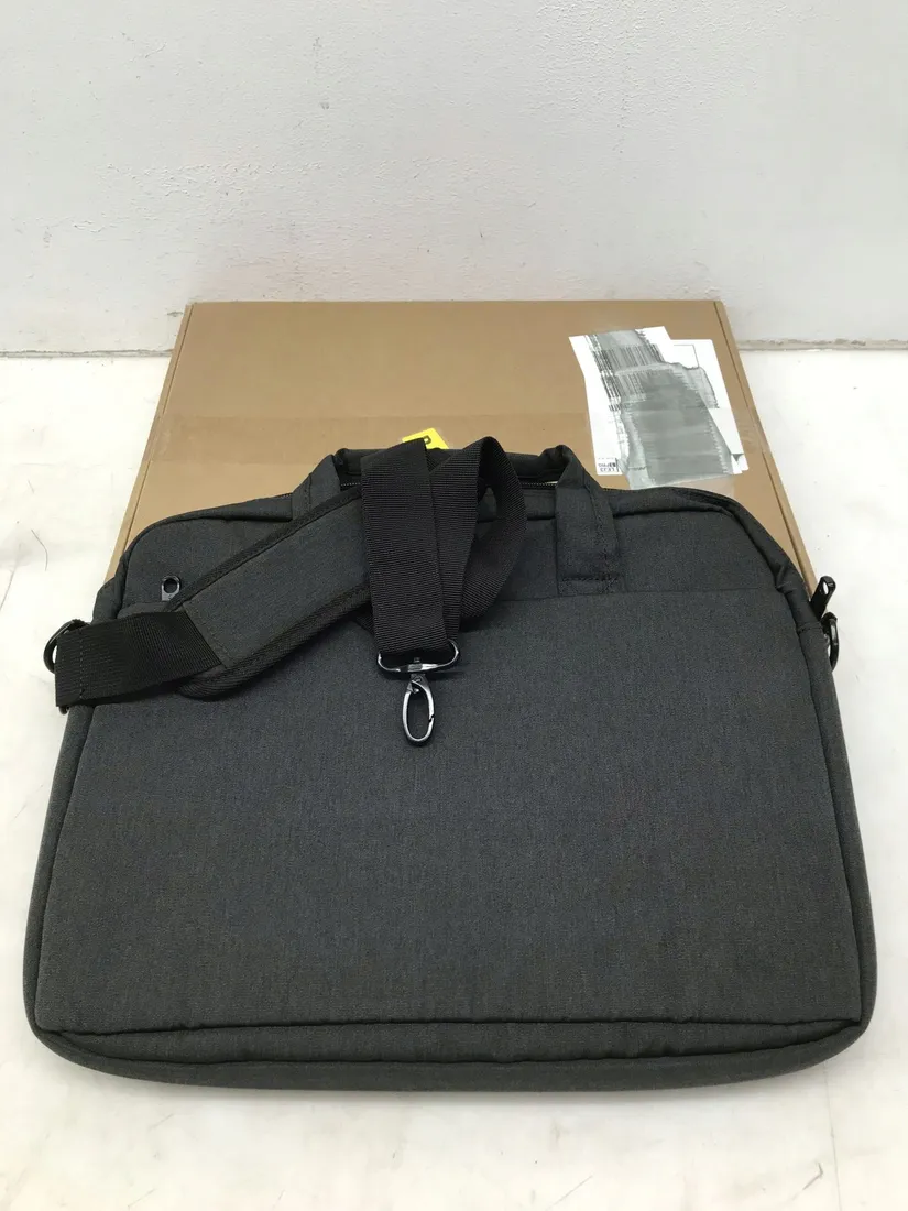 torba-na-laptopa-amazon-basics-156-cala