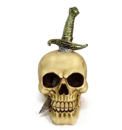 dekoracyjna-czaszka-przebita-mieczem-skull-20cm