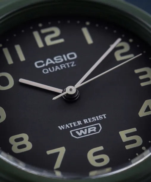 zegarek-casio-classic-ksztalt-koperty-okragla