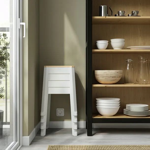 ikea-tranno-stolek-bialy-sosna-marka-hugo