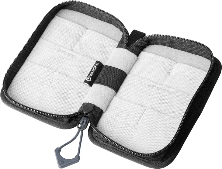 wandrd-memory-card-case-aegean-blue-kolor-niebieski