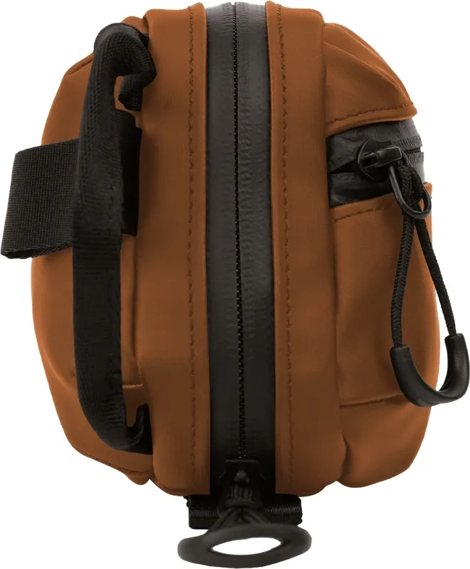 wandrd-tech-bag-medium-sedona-orange