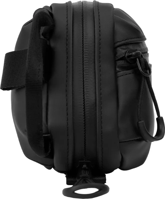 wandrd-tech-bag-medium-black-2-0