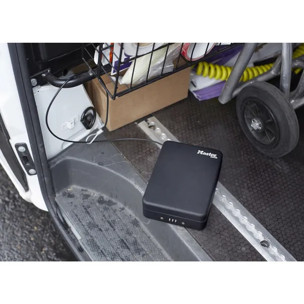 master-lock-portable-personal-safe-p005ceurblkhro