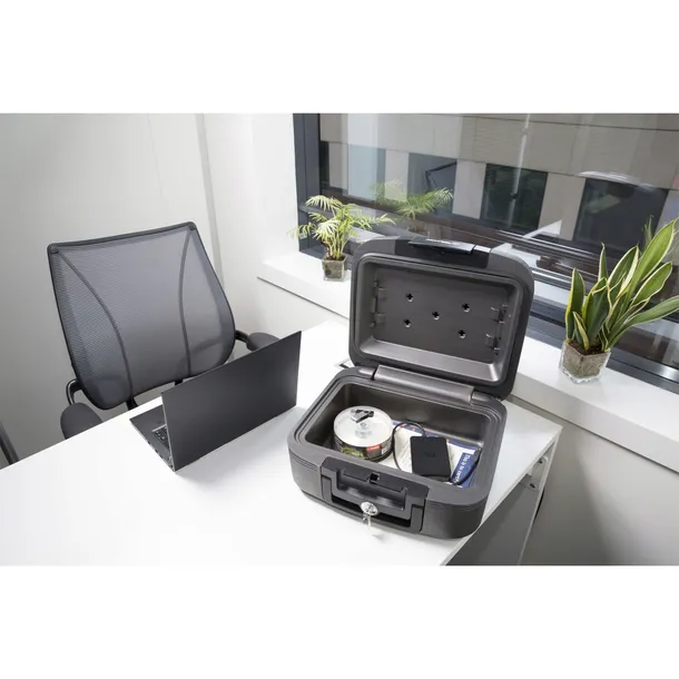 master-lock-fireproof-security-safe-lchw20101