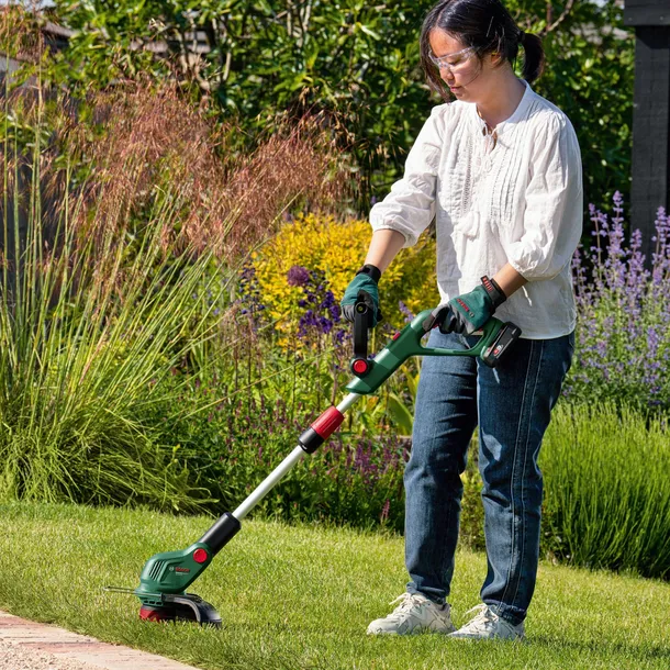 bosch-universalgrasscut-18v-26-500