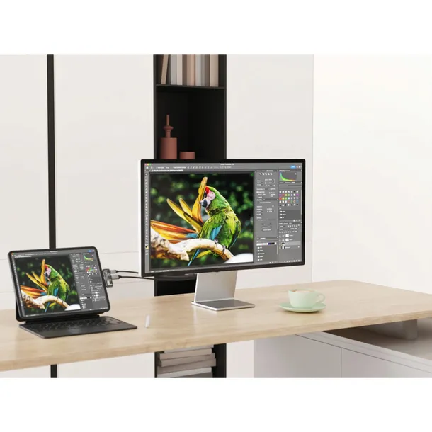 satechi-usb-c-pd-mobile-xr-hub-and-microsd-card-reader-space-grey