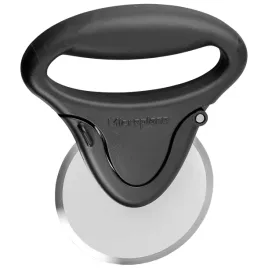 microplane-noz-do-pizzy-czarny