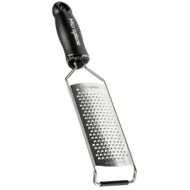microplane-gourmet-tarka-z-grubym-ostrzem-czarny