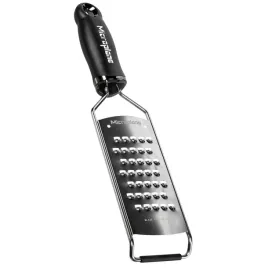microplane-gourmet-tarka-z-bardzo-grubym-ostrzem