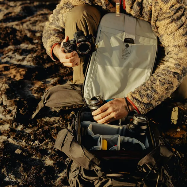 peak-design-outdoor-backpack-45l-kelp