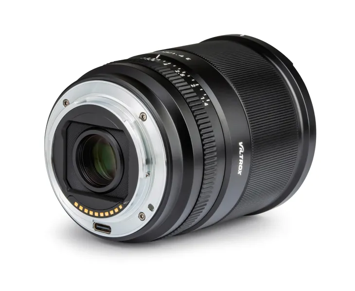 viltrox-af-13mm-f1-4-sony-e