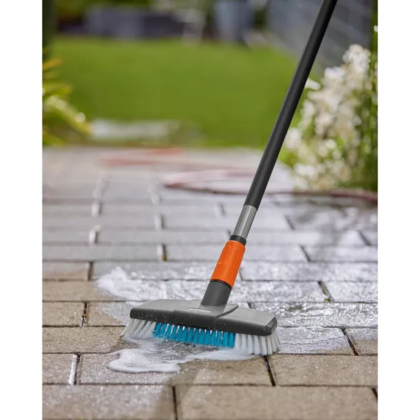 gardena-cleansystem-brush-hard