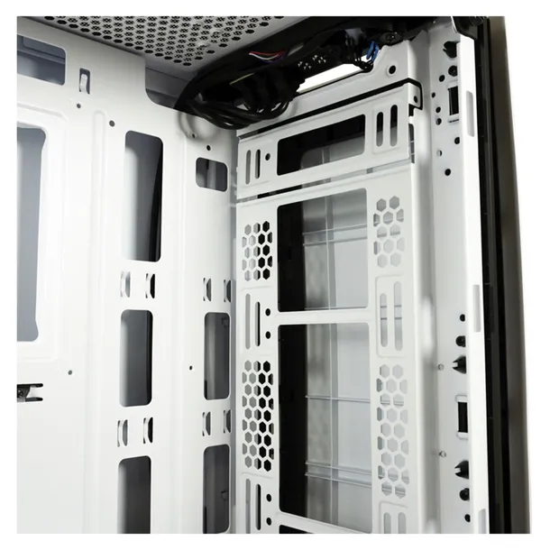 lc-power-lc-713w-on