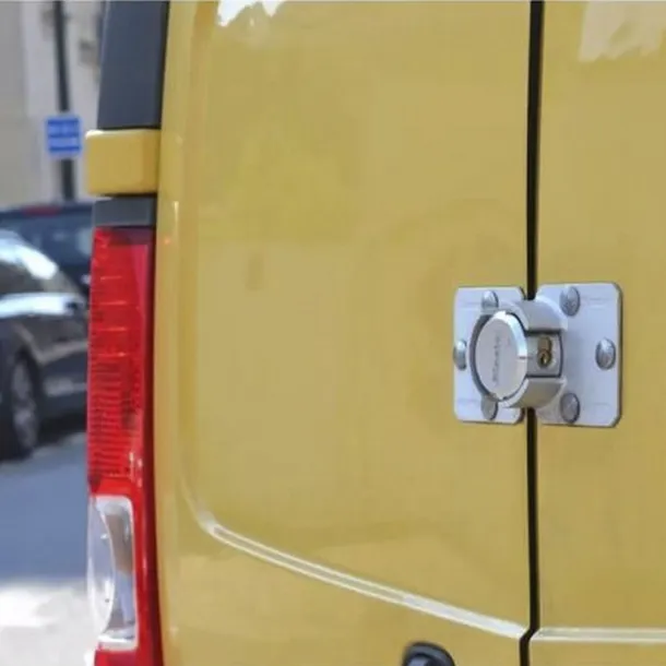 master-lock-hidden-shackle-padlock-w-high-sec-hasp-736eurd