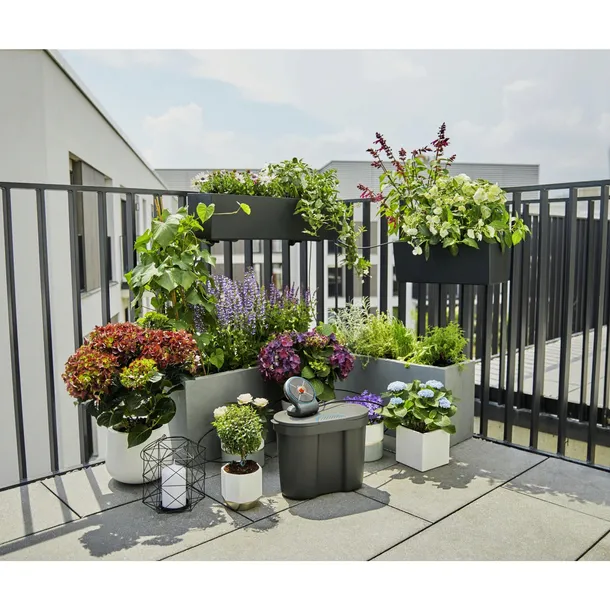 gardena-aquabloom-set-solar-powered-irrigation