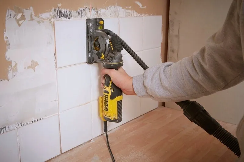 multi-pilarka-650w-89mm-marka-stanley