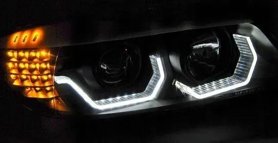 lampy-bmw-e90-e91-05-08-3d-led-black-ringi-3d
