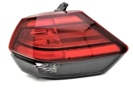 nissan-x-trail-xtrail-17-lampa-tylna-prawa