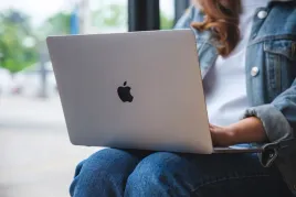 apple-macbook-pro-15-16gb-512ssd-or-core-i9-and-grafika-560x-4gb-office