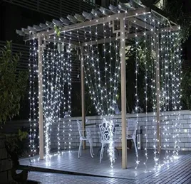 kurtyna-na-druciku-300-led-usb-bialy-zimny-pilot