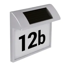 lampa-solarna-adres-kinkiet-podswietlany-z-numerem-domu-srebrny-zimny-ideus