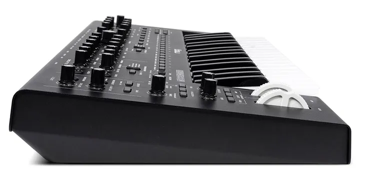 moog-messenger-syntezator-analogowy-marka-moog