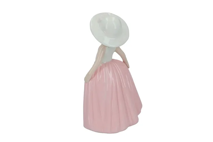 figurka-dziewczynka-material-wykonania-porcelana