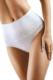 majtki-modelujace-z-koronka-w-kolorze-bialych-069