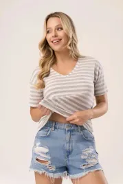 wiskozowy-t-shirt-damski-w-jasne-paski-z-krotkim-rekawem