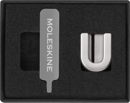 przypinka-moleskine-u-srebrna