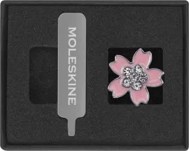 przypinka-moleskine-sakura-pin-crystal-flower-2025-rozowa