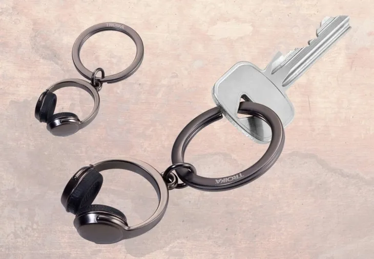 brelok-troika-headphone-metal-material-dominujacy-metal
