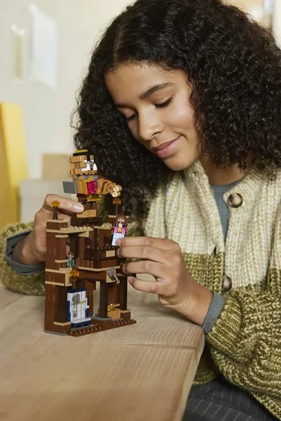 lego-minecraft-ring-w-lesnym-dworze