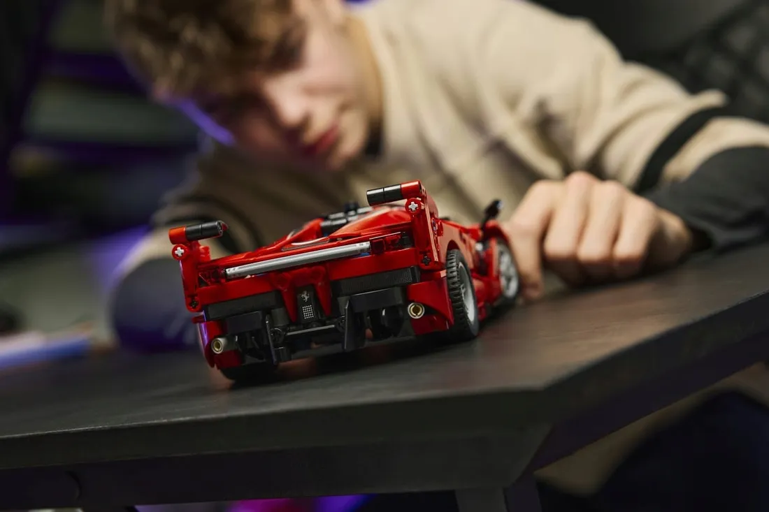 lego-technic-ferrari-fxx-k