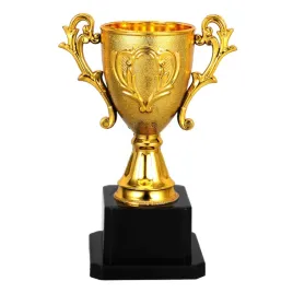 puchar-nagroda-trofeum-dla-dziecka-zloty-sztuczny