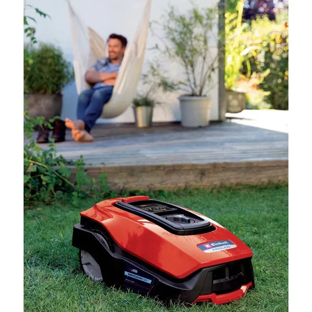robot-koszacy-einhell-freelexo-600-bt-power-x-change-do-600-mandsup2