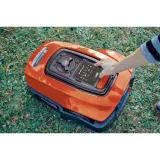 robot-koszacy-einhell-freelexo-600-bt-power-x-change-do-600-mandsup2
