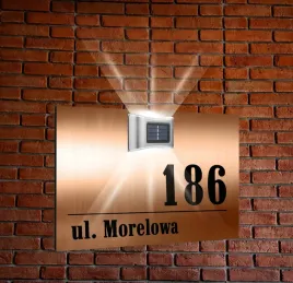 miedziana-tabliczka-adresowa-nierdzewna-oswietlona-numer-dzialki-nadruk-uv