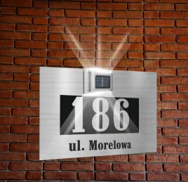 srebrna-tabliczka-adresowa-oswietlona-numer-domu-dibond-30x20