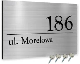srebrna-tabliczka-adresowa-numer-domu-adres-nazwa-ulicy-kolki-do-montazu