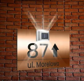 miedziana-tabliczka-adresowa-aluminiowa-oswietlona-numer-domu-dibond