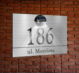 tabliczka-adresowa-oswietlona-lampka-numer-domu-40x30-srebrna-aluminiowa