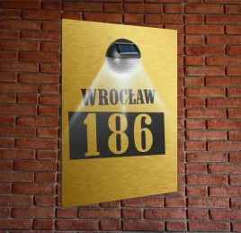 tabliczka-adresowa-zlota-oswietlona-pionowa-numer-na-dom-30x20-dibond