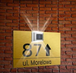 zlota-tabliczka-adresowa-nierdzewna-dibond-z-lampka-numer-posesji-40x30-cm