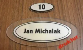 tabliczka-na-drzwi-z-nazwiskiem-numerem-plexi-hit