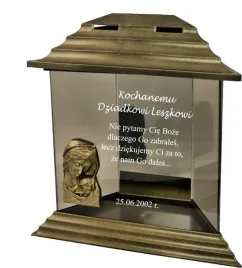 znicz-kapliczka-z-dedykacja-grawerem-dla-dziadka