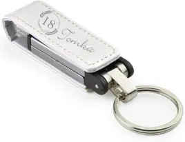 pamiatka-ekoskora-pendrive-z-grawerem-urodziny-osiemnastka-z-imieniem