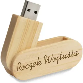 pendrive-drewniany-grawerowany-pamiatka-prezent-16-gb-na-roczek-z-imieniem
