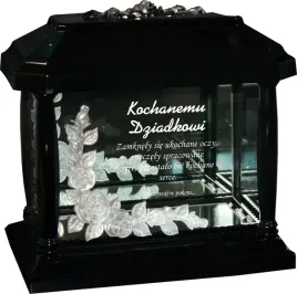 personalizowany-lampion-znicz-kapliczka-z-grawerem-na-wszystkich-swietych